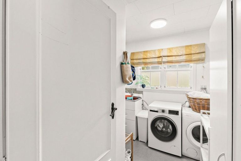 Photo of property in 26 Wanganui Road, Marton, 4710