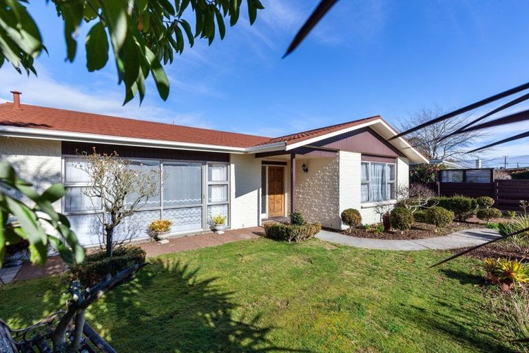 Photo of property in 6 Evelyn Place, Welbourn, New Plymouth, 4310