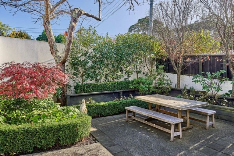 Photo of property in 53 Box Hill, Khandallah, Wellington, 6035