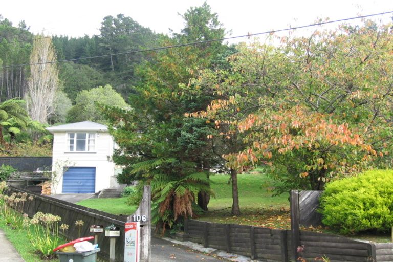 Photo of property in 106 Wyndham Road, Pinehaven, Upper Hutt, 5019