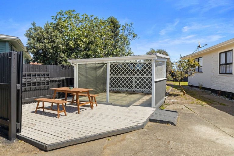 Photo of property in 19 Omori Place, Castlecliff, Whanganui, 4501