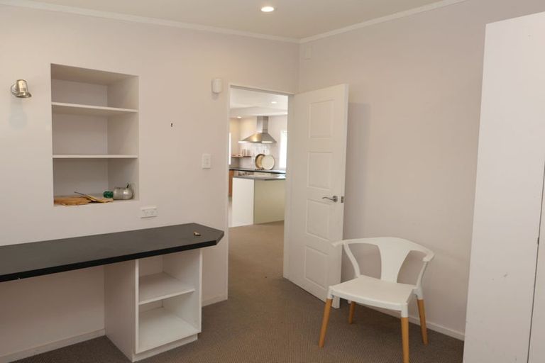 Photo of property in 45 Greenaway Road, Waikanae, 5036