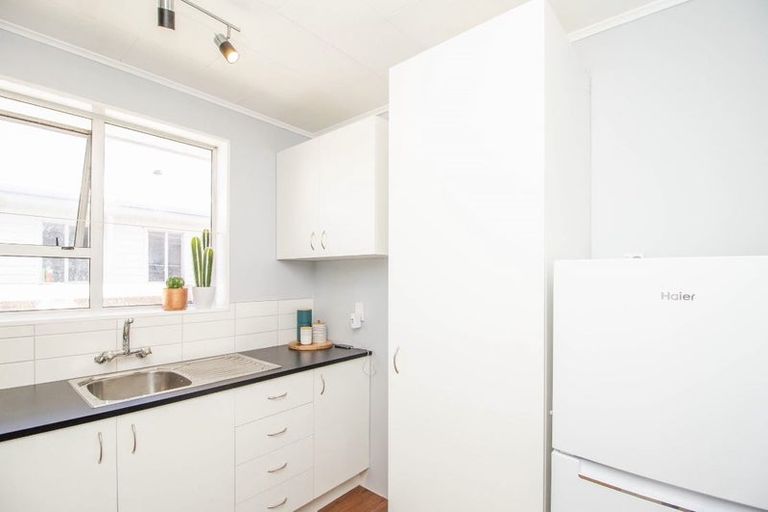 Photo of property in 270b Wellington Road, Wainuiomata, Lower Hutt, 5014