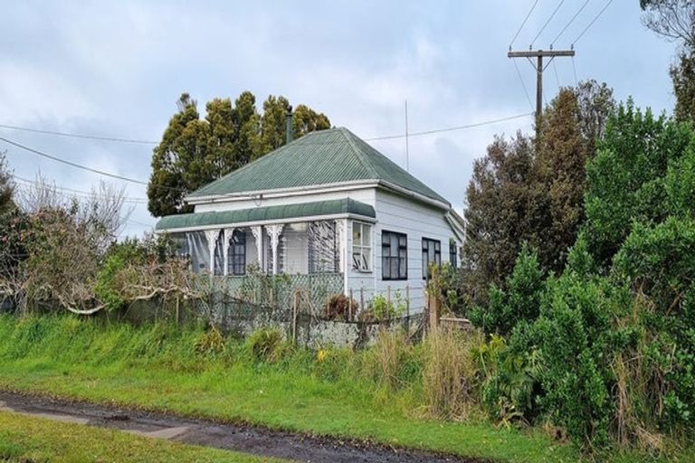 Photo of property in 6 Hospital Road, Te Kopuru, 0371