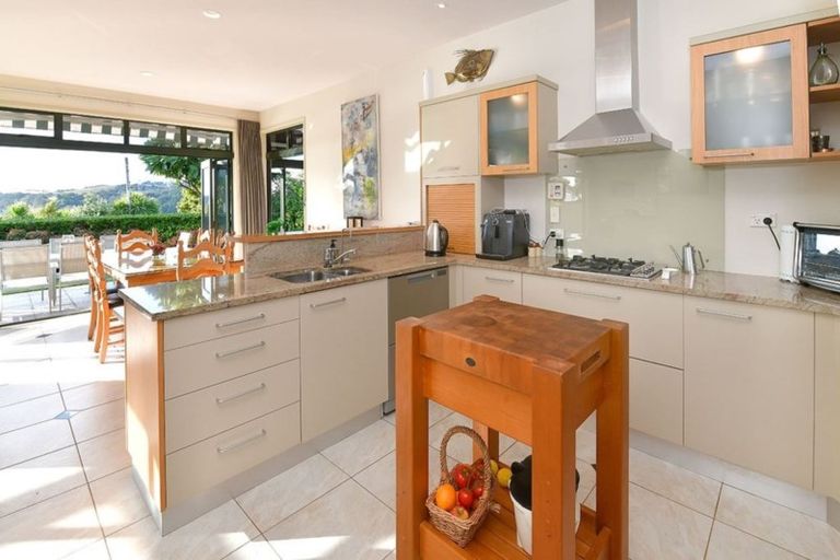 Photo of property in 21 The Crescent, Tindalls Beach, Whangaparaoa, 0930