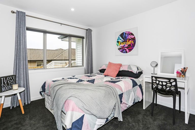 Photo of property in 28 Hillpark Drive, Pokeno, 2402