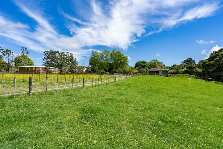 Photo of property in 1021 Old North Road, Waimauku, 0882
