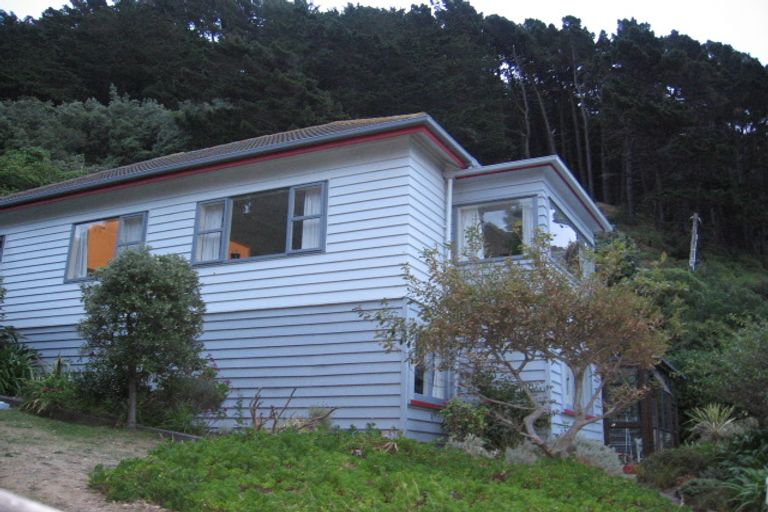 Photo of property in 6 Berwick Grove, Seatoun, Wellington, 6022