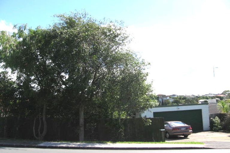 Photo of property in 872 Beach Road, Waiake, Auckland, 0630