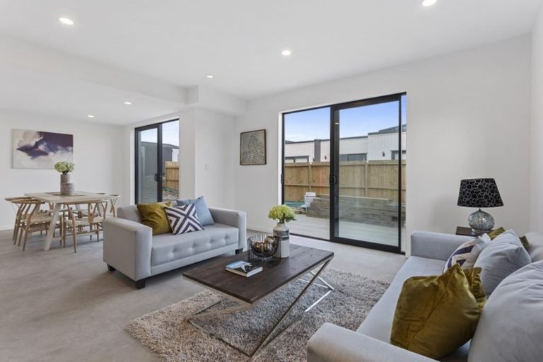 Photo of property in 36 Waihou Crescent, Albany Heights, Auckland, 0632