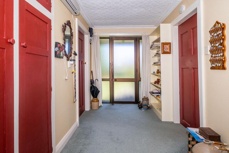 Photo of property in 39 Rhodes Street, Waimate, 7924