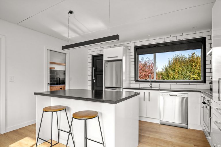 Photo of property in 128 Ashworth Street, Alexandra, 9320