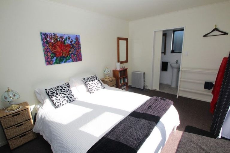 Photo of property in 32 Magdala Street, Kakanui, Oamaru, 9495