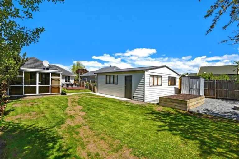 Photo of property in 9 Dunedin Street, Redwood, Christchurch, 8051