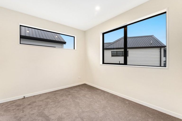 Photo of property in 10 Babos Avenue, Kumeu, 0810