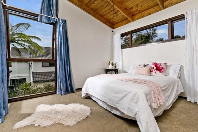 Photo of property in 5 Waipuia Place, Greenhithe, Auckland, 0632