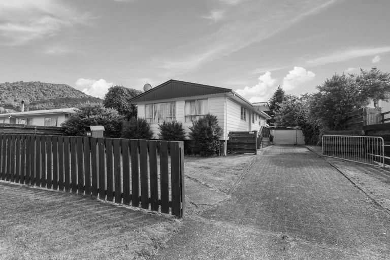Photo of property in 69 Homedale Street, Pukehangi, Rotorua, 3015