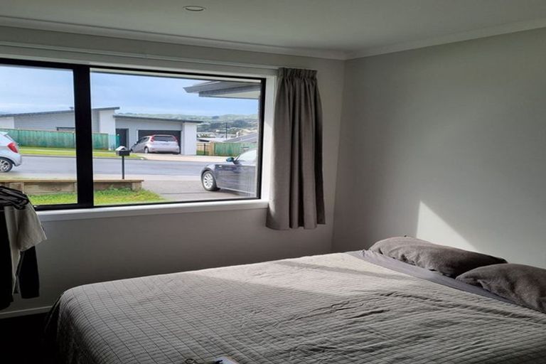 Photo of property in 62 Hokioi Drive, Kenepuru, Porirua, 5022