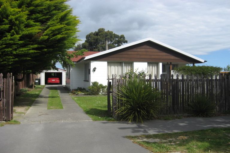 Photo of property in 18 Saunders Place, Redwood, Christchurch, 8051