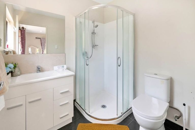 Photo of property in 70d Glengarry Road, Glen Eden, Auckland, 0602