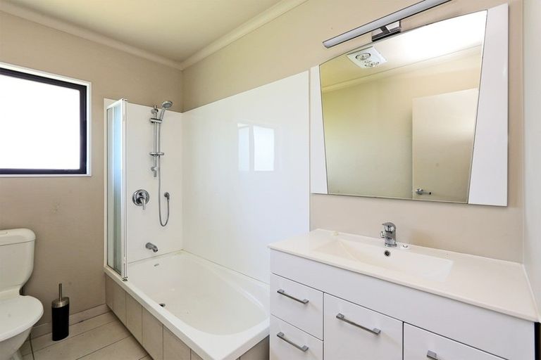 Photo of property in 3 Mcnaughton Place, Onekawa, Napier, 4110