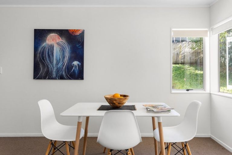 Photo of property in 37 Kona Crescent, Henderson, Auckland, 0610