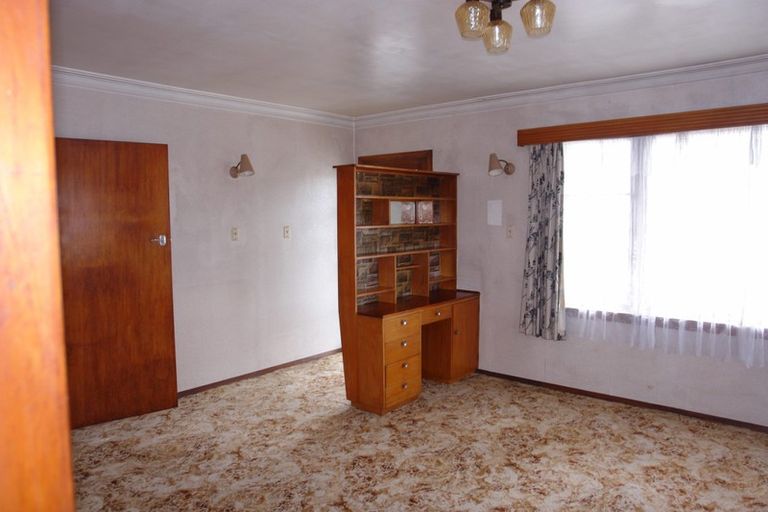 Photo of property in 28 Cambridge Street, Patea, 4520