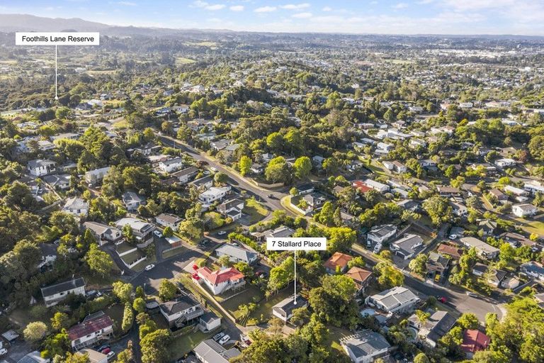 Photo of property in 7 Stallard Place, Glen Eden, Auckland, 0602
