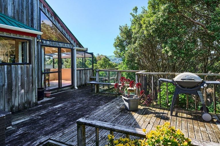 Photo of property in 100 Pope Street, Camborne, Porirua, 5026