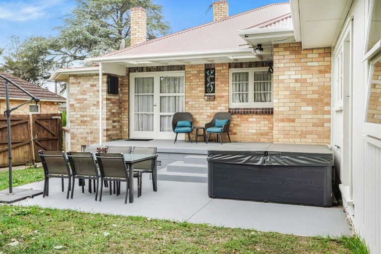 Photo of property in 15 Knighton Road, Hillcrest, Hamilton, 3216