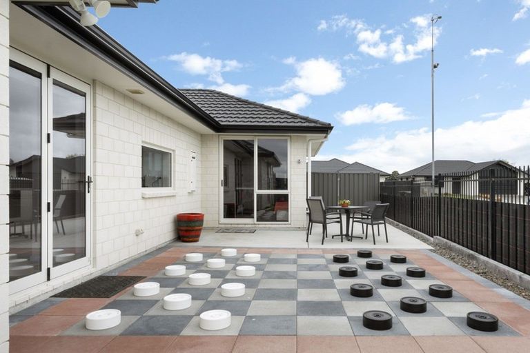 Photo of property in 17 Hurunui Drive, Te Awa, Napier, 4110