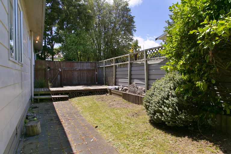 Photo of property in 2/6 Cumberland Street, Tauhara, Taupo, 3330