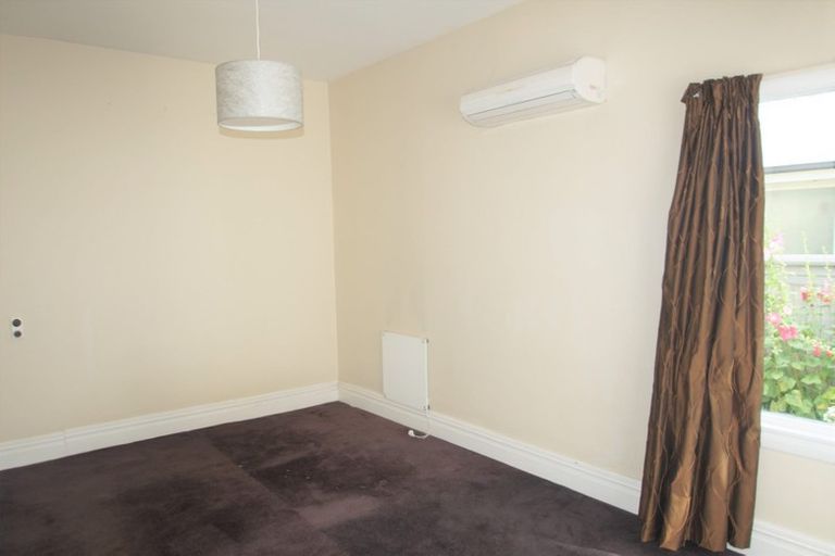 Photo of property in 21 Defoe Place, Waltham, Christchurch, 8023