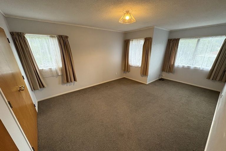 Photo of property in 6 Flinders Place, Johnsonville, Wellington, 6037