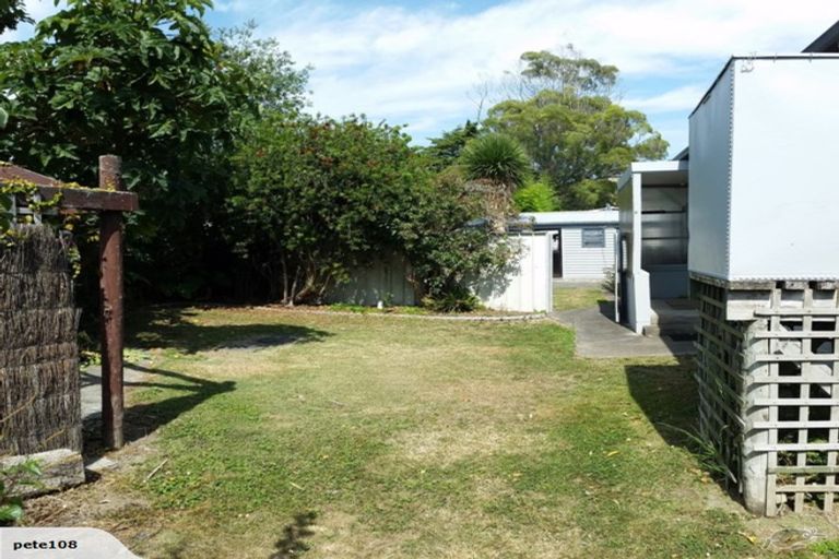 Photo of property in 20 Gillies Crescent, Waimarama, Havelock North, 4294