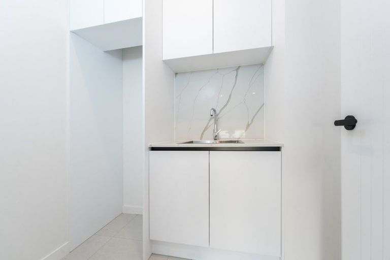 Photo of property in 6 Dorset Down Drive, Karaka, 2580
