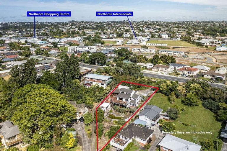 Photo of property in 81 College Road, Northcote, Auckland, 0627