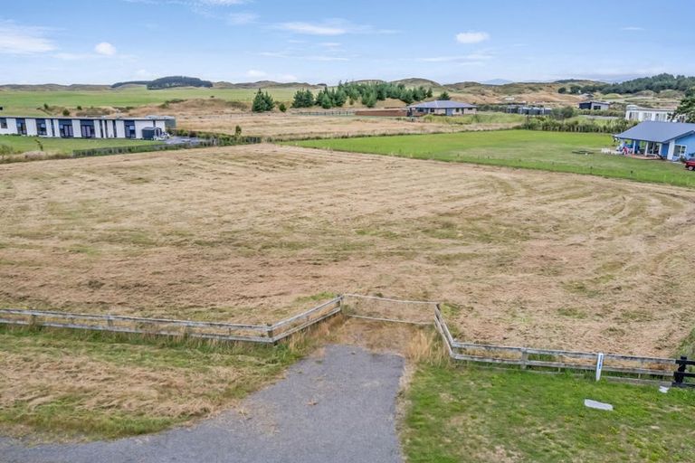 Photo of property in 40 Kanuka Drive, Waitarere, Levin, 5510