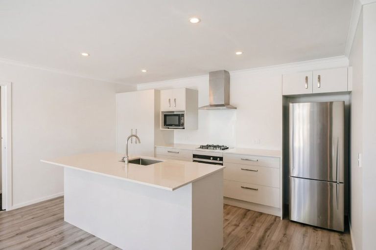 Photo of property in 24 Paisley Street, Mellons Bay, Auckland, 2014