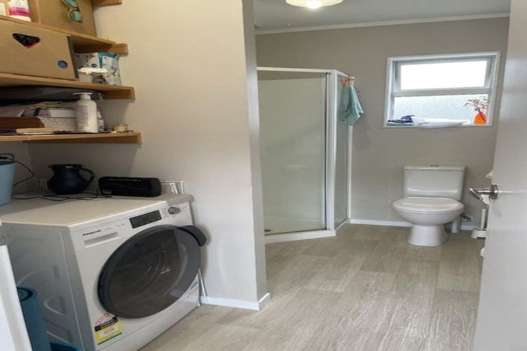 Photo of property in 96 Hutchinsons Road, Bucklands Beach, Auckland, 2014