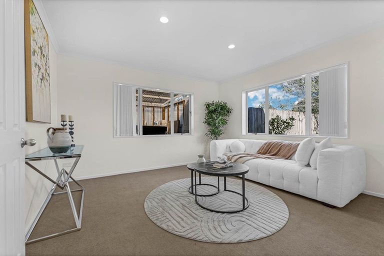 Photo of property in 2 Cathcart Close, Pukekohe, 2120