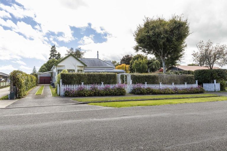 Photo of property in 8 Tawa Street, Inglewood, 4330