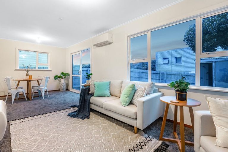 Photo of property in 25 Bell Street, Tawa, Wellington, 5028