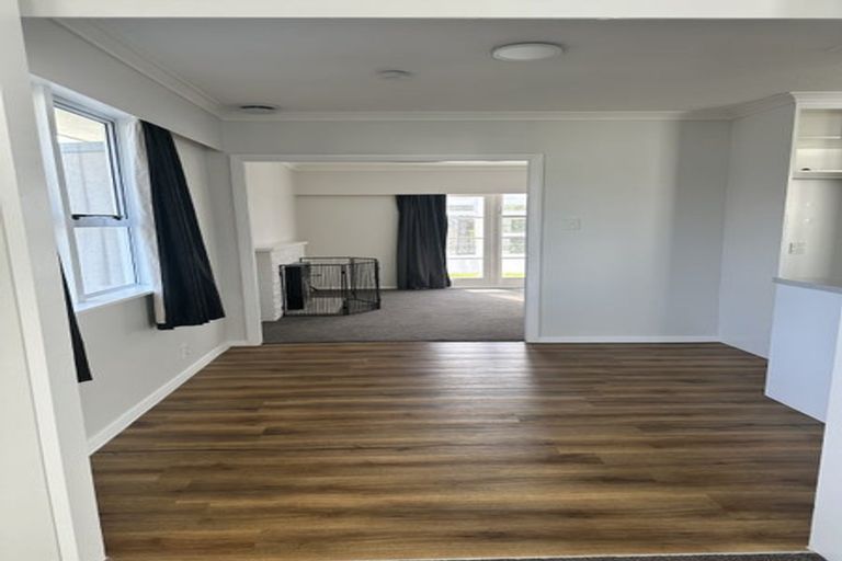 Photo of property in 11 Henry Street, Ebdentown, Upper Hutt, 5018