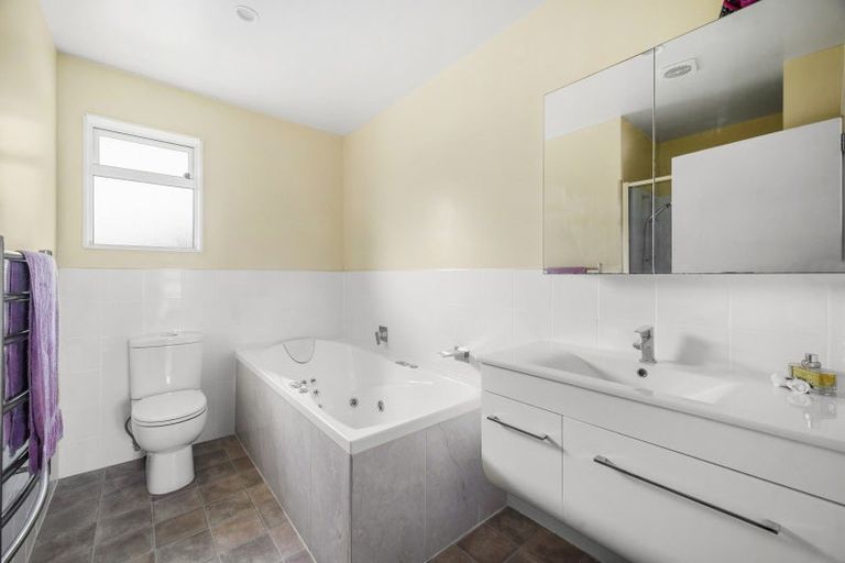 Photo of property in 11a Puriri Street, Hilltop, Taupo, 3330