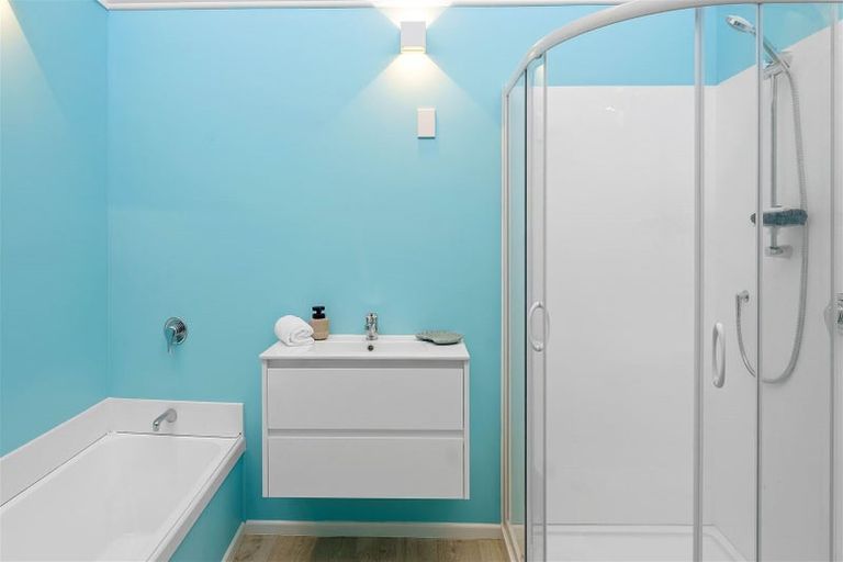 Photo of property in 15 Ruru Street, Waikanae, 5036