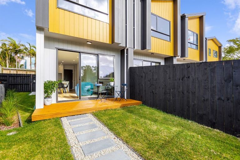 Photo of property in 6/12 Fraser Road, Narrow Neck, Auckland, 0624