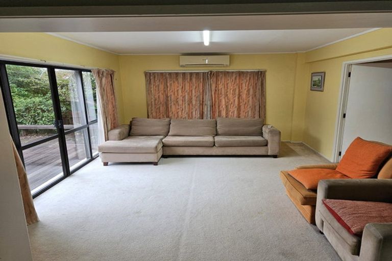 Photo of property in 24 Birman Close, Half Moon Bay, Auckland, 2012