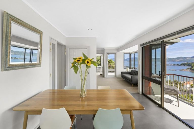 Photo of property in 32 Walter Road, Lowry Bay, Lower Hutt, 5013