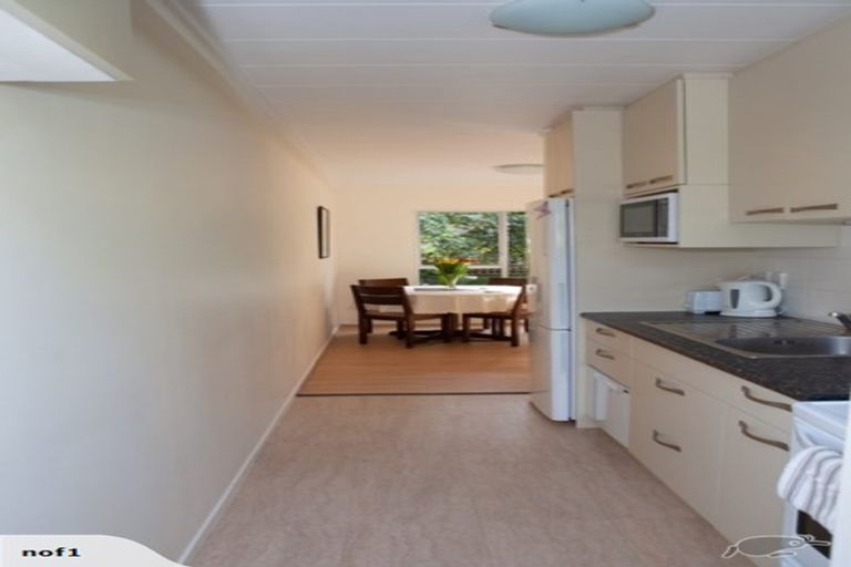 Photo of property in 9/18 Parr Terrace, Castor Bay, Auckland, 0620